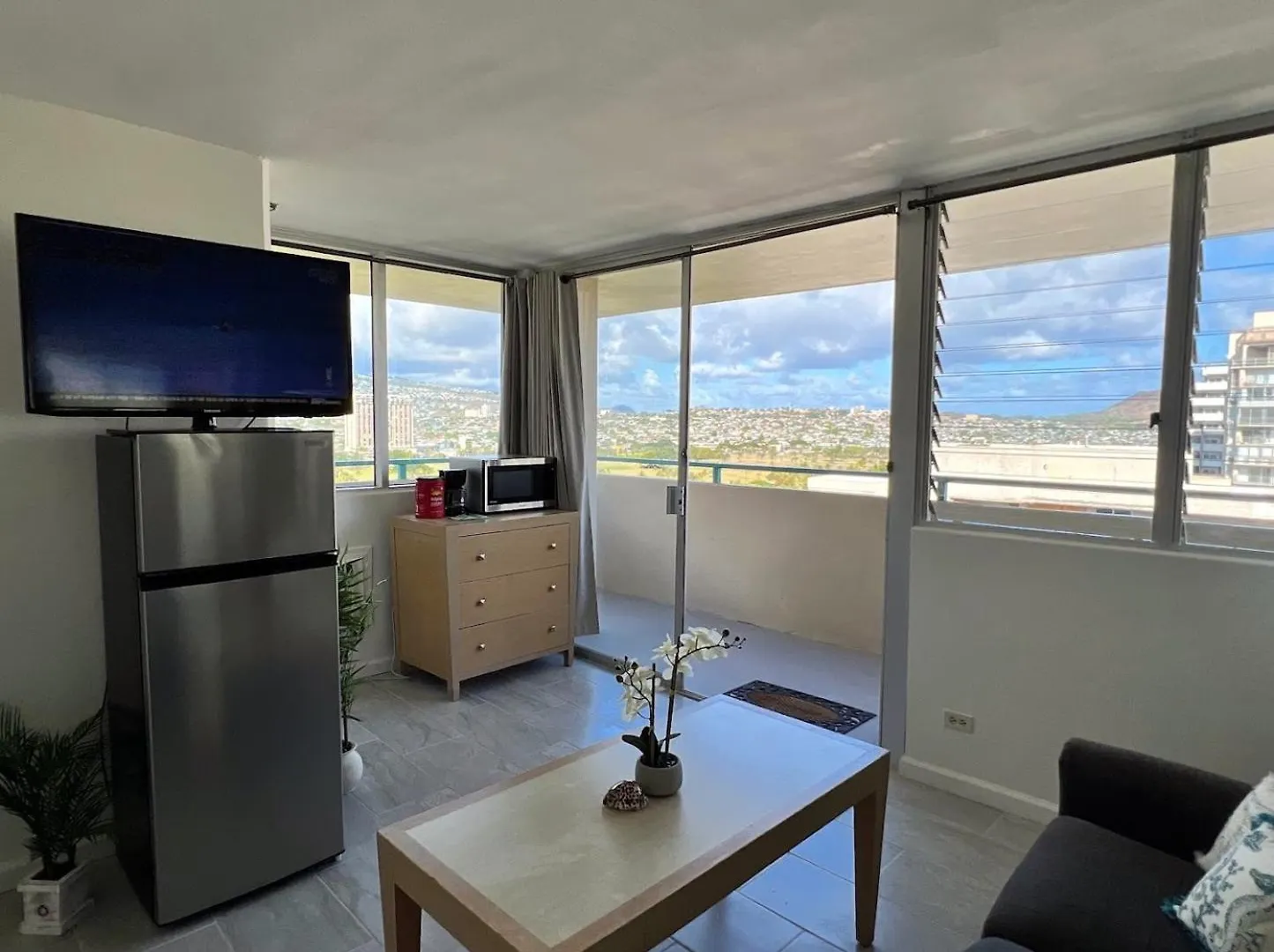 Hotel Penthouse In Waikiki With Ocean & Mountain Views à Honolulu